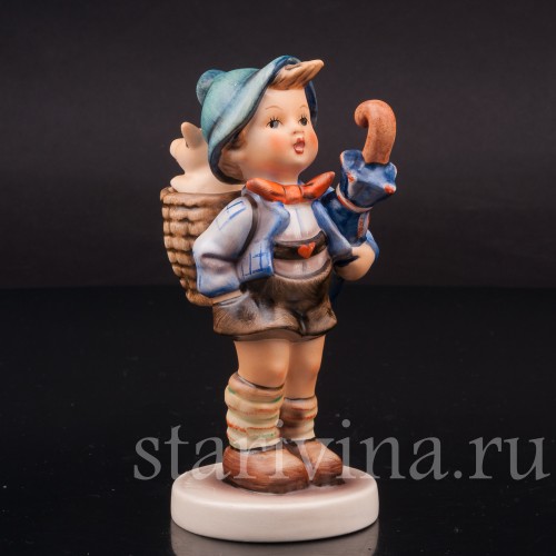 Фигурка из фарфора Мальчик с поросёнком Goebel, Германия, 1981 год.