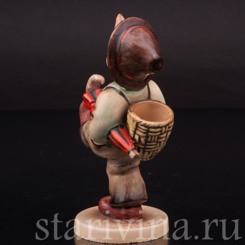 Фарфоровая фигурка Маленький путешественник, мальчик с зонтом и корзиной, Goebel, Германия, сер. 20 в.