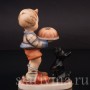 Фигурка из фарфора Мальчик с тортом, Goebel, Германия, вт. пол. 20 в.