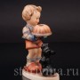 Фигурка из фарфора Мальчик с тортом, Goebel, Германия, вт. пол. 20 в.