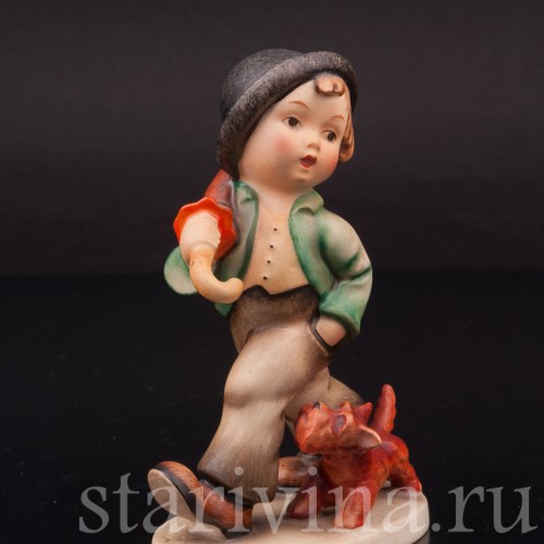 Статуэтка из фарфора Мальчик с зонтом и собакой, Goebel, Германия, 1950-55 гг.