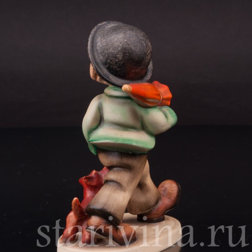 Статуэтка из фарфора Мальчик с зонтом и собакой, Goebel, Германия, 1950-55 гг.