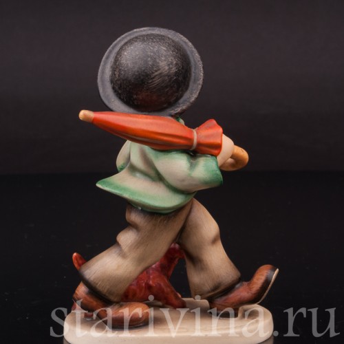 Статуэтка из фарфора Мальчик с зонтом и собакой, Goebel, Германия, 1950-55 гг.