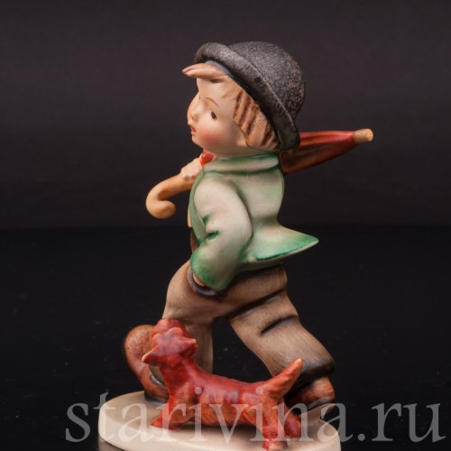 Статуэтка из фарфора Мальчик с зонтом и собакой, Goebel, Германия, 1950-55 гг.