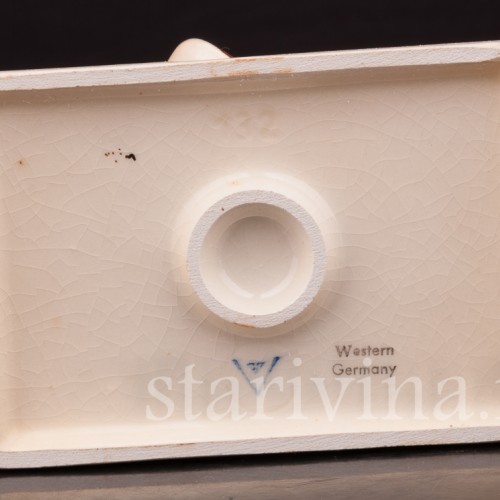 Фигурка из фарфора Мальчик с подзорной трубой Goebel, Германия, 1959 год.