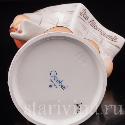 Фарфоровая фигурка Последние новости, мальчик читающий газету, Goebel, Германия, 1990 гг.