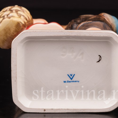 Фарфоровая фигурка За грибами, Goebel, Германия, 1960-72 гг.