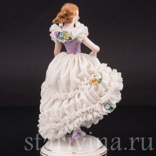 Фарфоровая фигурка Девушка с развевающимися волосами, кружевная, Muller & Co, Германия, перв. пол. 20 в.