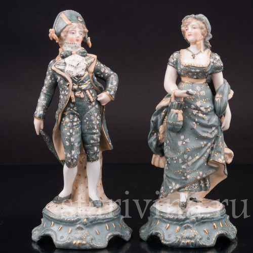 Парные фарфоровые статуэтки Галантная пара в зелёных костюмах, Volkstedt, Германия, кон. 19 в.