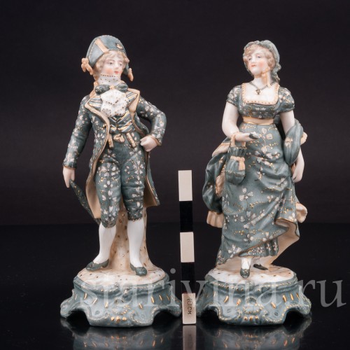 Парные фарфоровые статуэтки Галантная пара в зелёных костюмах, Volkstedt, Германия, кон. 19 в.