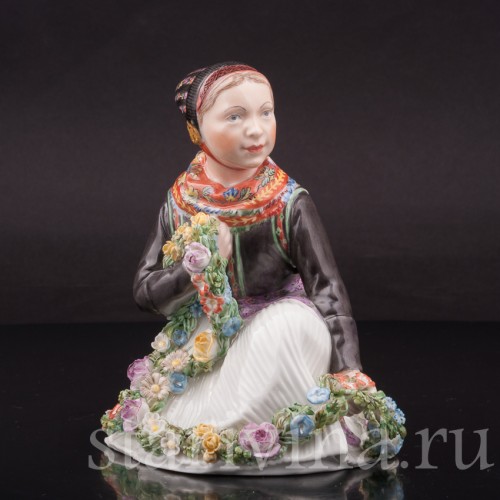 Фарфоровая статуэтка Девочка из Амагера Royal Copenhagen, Дания.