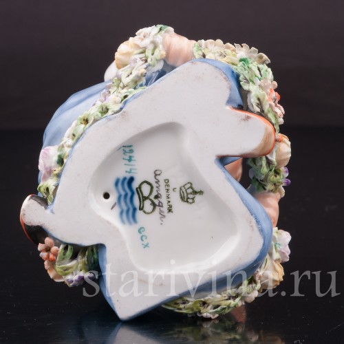 Фарфоровая статуэтка Мальчик из Амагера Royal Copenhagen, Дания.