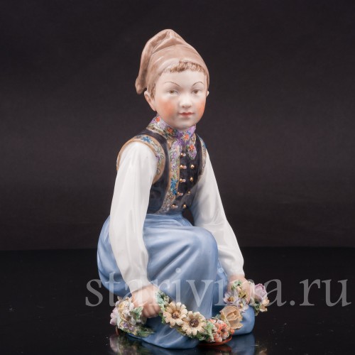 Фарфоровая статуэтка Мальчик из Амагера Royal Copenhagen, Дания.