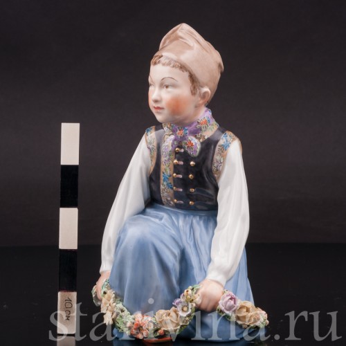 Фарфоровая статуэтка Мальчик из Амагера Royal Copenhagen, Дания.