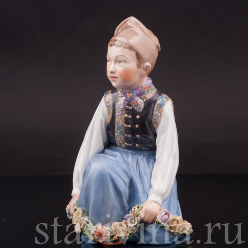 Фарфоровая статуэтка Мальчик из Амагера Royal Copenhagen, Дания.
