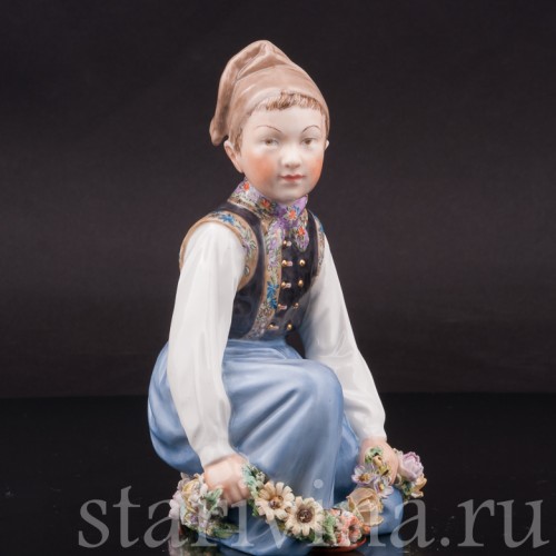 Фарфоровая статуэтка Мальчик из Амагера Royal Copenhagen, Дания.