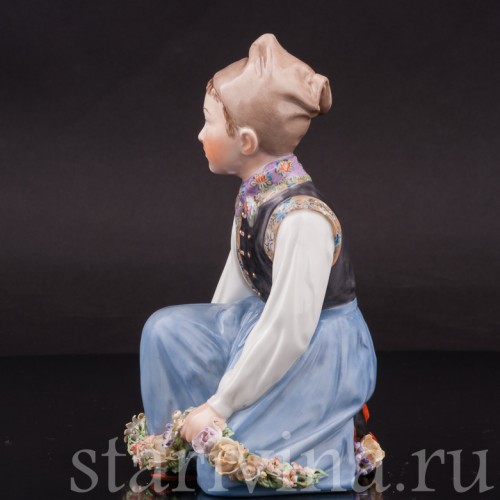 Фарфоровая статуэтка Мальчик из Амагера Royal Copenhagen, Дания.