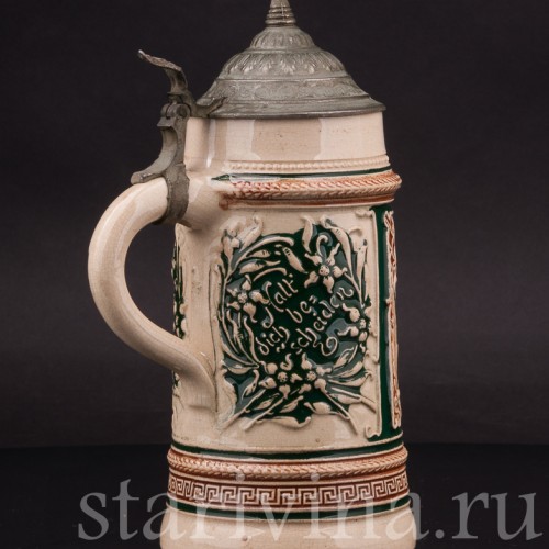 Уцененная пивная кружка Охотник с кружкой и трубкой, 1/2 л, Германия, перв. пол. 20 в.