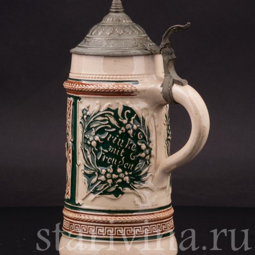 Уцененная пивная кружка Охотник с кружкой и трубкой, 1/2 л, Германия, перв. пол. 20 в.