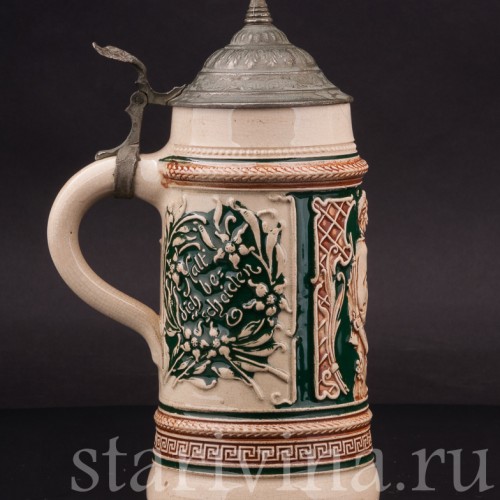 Уцененная пивная кружка Охотник с кружкой и трубкой, 1/2 л, Германия, перв. пол. 20 в.