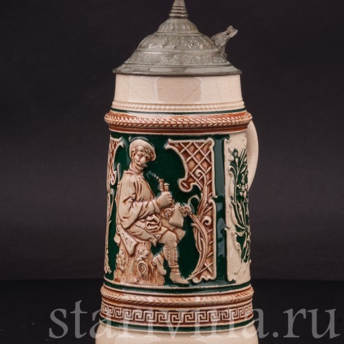 Уцененная пивная кружка Охотник с кружкой и трубкой, 1/2 л, Германия, перв. пол. 20 в.