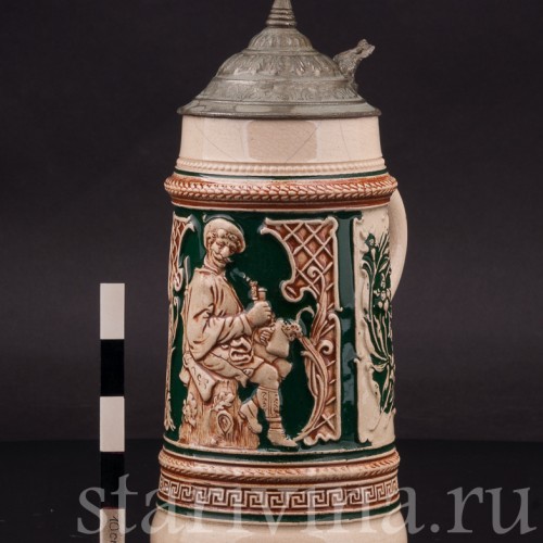 Уцененная пивная кружка Охотник с кружкой и трубкой, 1/2 л, Германия, перв. пол. 20 в.