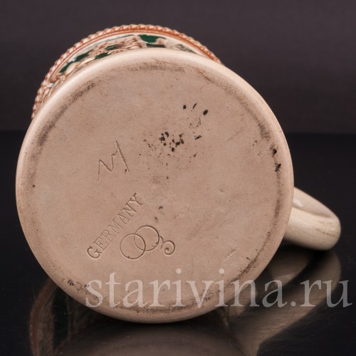 Уцененная пивная кружка Охотник с кружкой и трубкой, 1/2 л, Германия, перв. пол. 20 в.