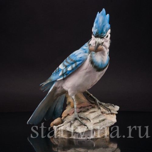 Бисквитная статуэтка птицы Голубая сойка с жёлудем, Tay, Италия, сер. 20 века.