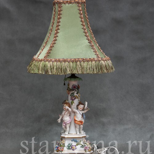 Фарфоровая лампа Четыре путти с цветами, Дрезден, Германия, пер. пол. 20 в.