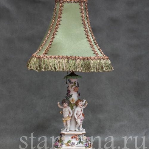 Фарфоровая лампа Четыре путти с цветами, Дрезден, Германия, пер. пол. 20 в.
