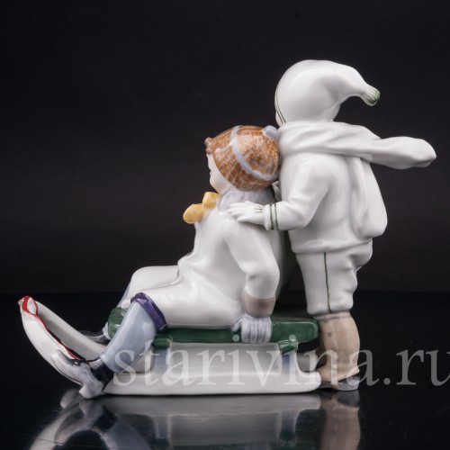 Статуэтка из фарфора Дети на санках, Karl Ens, Германия, нач. 20 в.