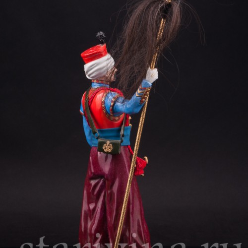 Фарфоровая фигурка Унтер офицер мамелюков с бунчуком, Adrien Van Gerdinge, Франция, вт. пол. 20 в.