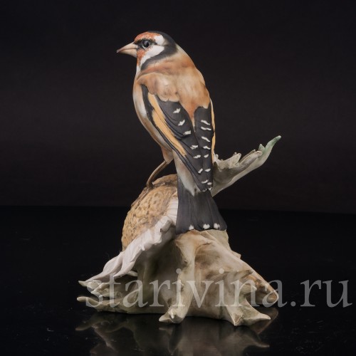 Фарфоровая статуэтка Щегол на подсолнухе Tay, Италия, вт. пол. 20 в.