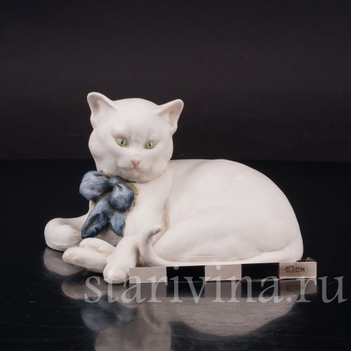 Фарфоровая статуэтка Белый кот с голубым бантом, Giuseppe Cappe, Италия, вт. пол. 20 в.