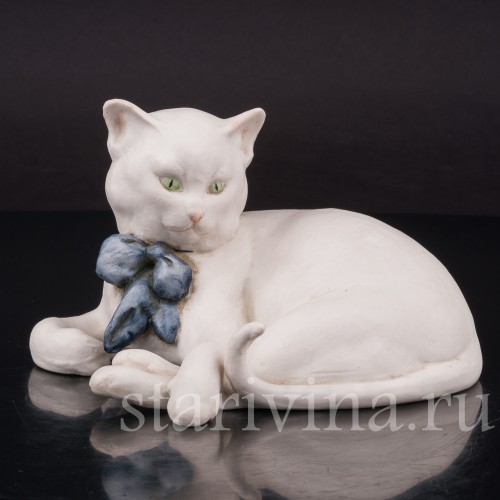 Фарфоровая статуэтка Белый кот с голубым бантом, Giuseppe Cappe, Италия, вт. пол. 20 в.