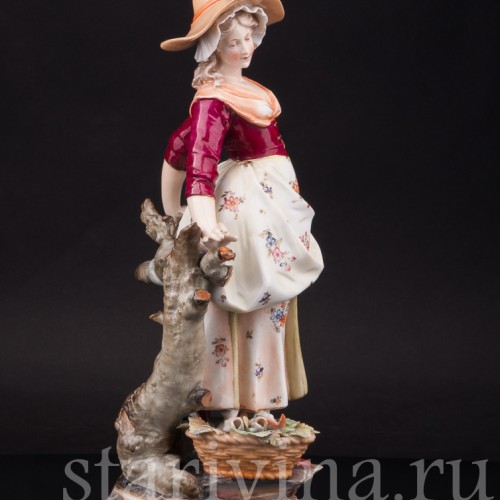 Фарфоровая статуэтка Рыбачка, Volkstedt, Германия, кон. 19 в.