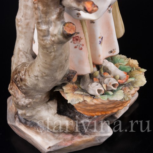 Фарфоровая статуэтка Рыбачка, Volkstedt, Германия, кон. 19 в.