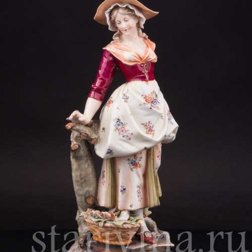 Фарфоровая статуэтка Рыбачка, Volkstedt, Германия, кон. 19 в.