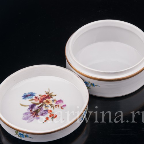 Шкатулка из фарфора Галантная пара, Von Schierholz, Германия, пер. пол. 20 в.