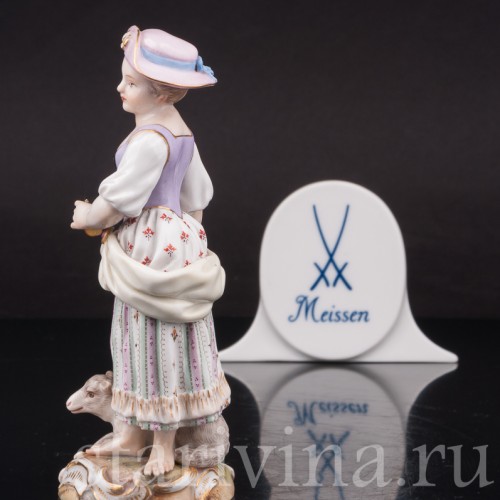 Фигурка девочки из фарфора Пастушка Meissen, Германия, 19 век.