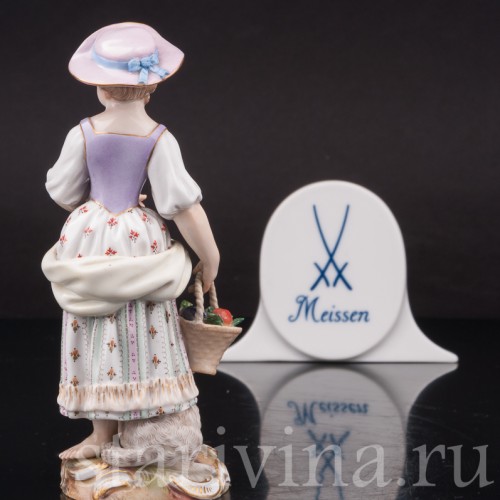 Фигурка девочки из фарфора Пастушка Meissen, Германия, 19 век.