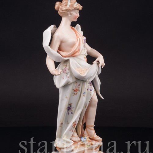 Фарфоровая статуэтка девушки Знаки зодиака, Овен, Volkstedt, Германия, кон. 19 в.