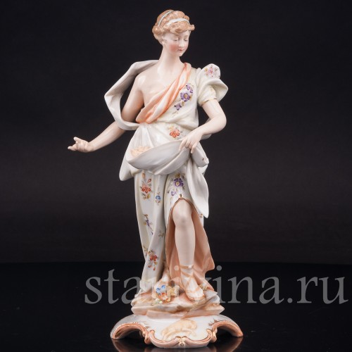 Фарфоровая статуэтка девушки Знаки зодиака, Овен, Volkstedt, Германия, кон. 19 в.