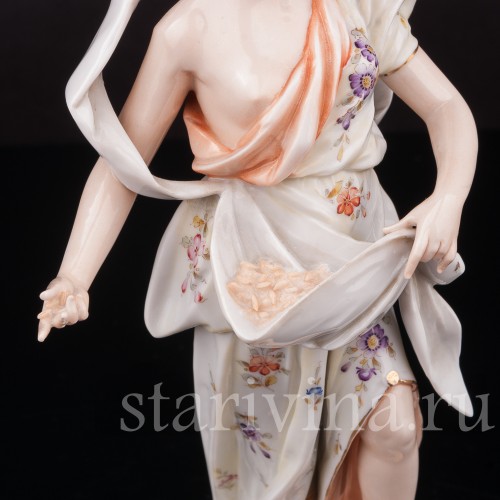 Фарфоровая статуэтка девушки Знаки зодиака, Овен, Volkstedt, Германия, кон. 19 в.