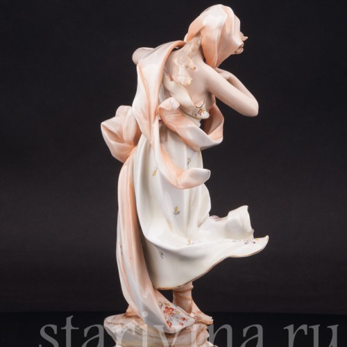 Статуэтка девушки из фарфора Знаки зодиака, Телец, Volkstedt, Германия, кон. 19 в.