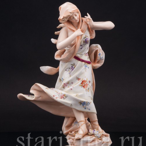 Статуэтка девушки из фарфора Знаки зодиака, Телец, Volkstedt, Германия, кон. 19 в.