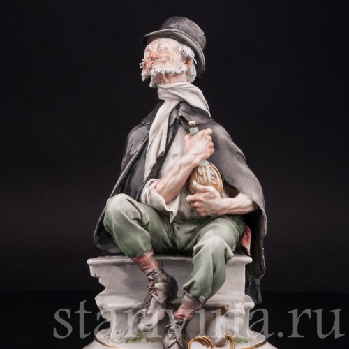 Фарфоровая статуэтка Старик с бутылкой, Giuseppe Cappe, Италия, сер. 20 в.