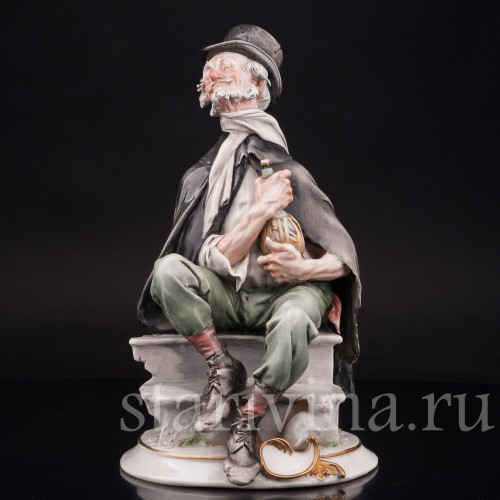 Фарфоровая статуэтка Старик с бутылкой, Giuseppe Cappe, Италия, сер. 20 в.