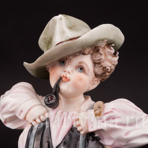 Фигурка из фарфора Папины штаны Capodimonte, Италия, сер. 20 в.