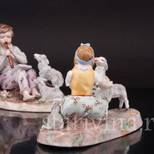 Парные фарфоровые статуэтки Пастушки с овечками, Sitzendorf, Германия, вт. пол. 20 в.